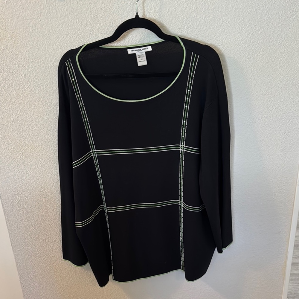 Black and White Boxy Blouse with Relaxed Fit